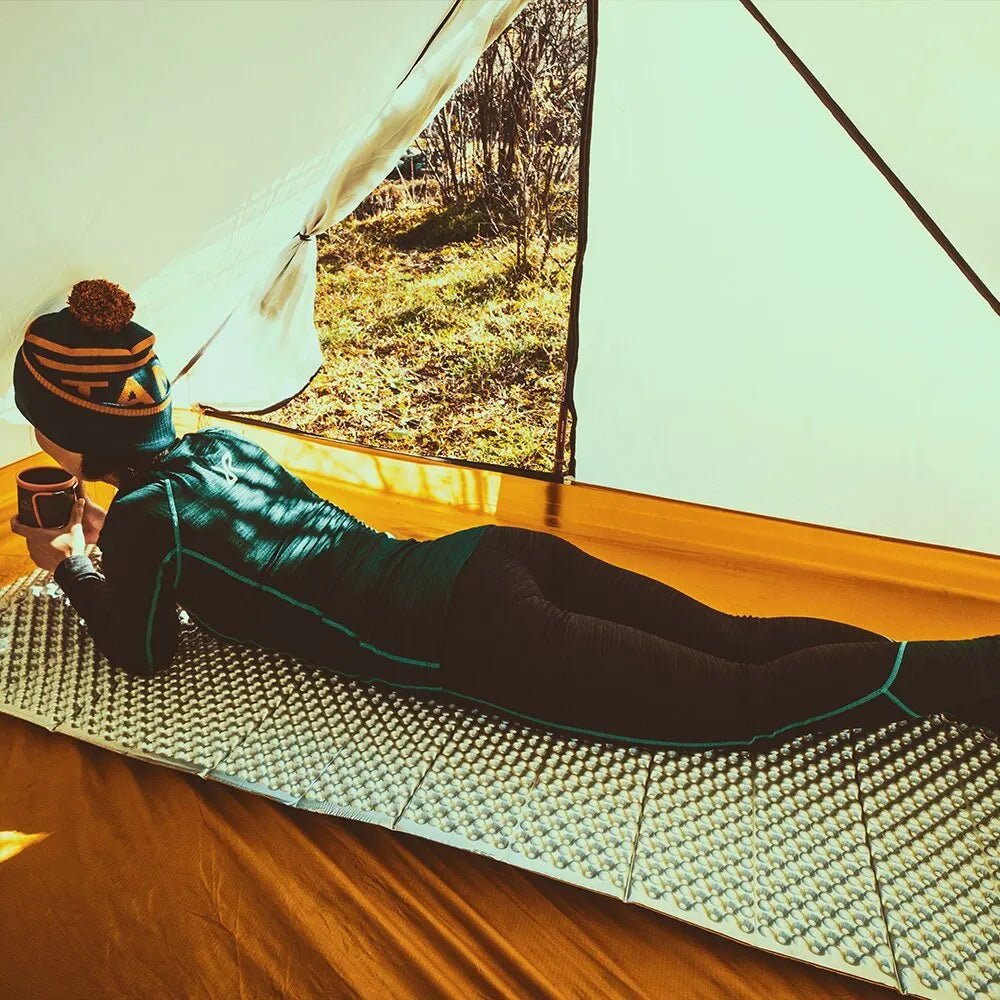 Matelas Camping - PortableCampingMat™ - Jaune - arrêt plein air