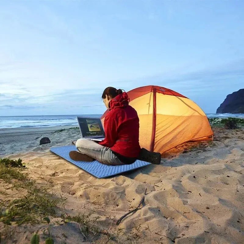 Matelas Camping - PortableCampingMat™ - Bleu - arrêt plein air